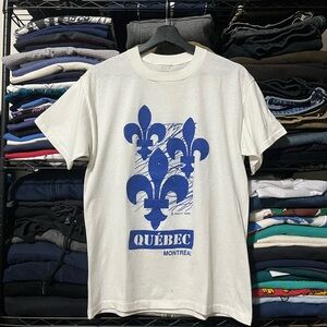 90s vintage Québec Montreal Graphic Tee - White and Blue